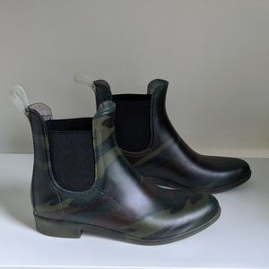 J. Crew Camo Chelsea Rubber Rain Boots size 7